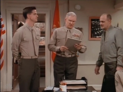 MAJOR_DAD_-_E2X13_FLYING_SOLO_011.jpg