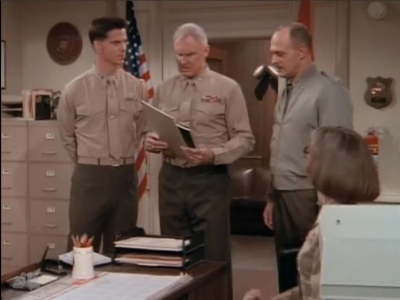 MAJOR_DAD_-_E2X13_FLYING_SOLO_053.jpg