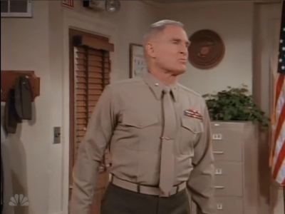 MAJOR_DAD_-_E2X13_FLYING_SOLO_141.jpg