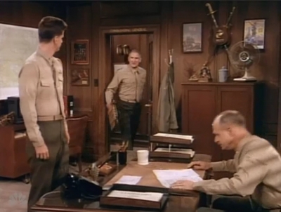 MAJOR_DAD_-_E2X14_A_BIRD_IN_THE_HAND_005.jpg