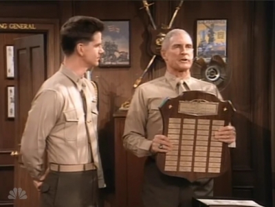 MAJOR_DAD_-_E2X14_A_BIRD_IN_THE_HAND_043.jpg