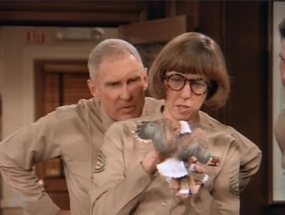 MAJOR_DAD_-_E2X14_A_BIRD_IN_THE_HAND_072.jpg