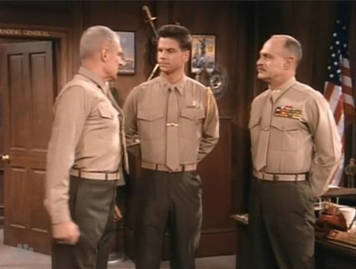 MAJOR_DAD_-_E2X14_A_BIRD_IN_THE_HAND_158.jpg