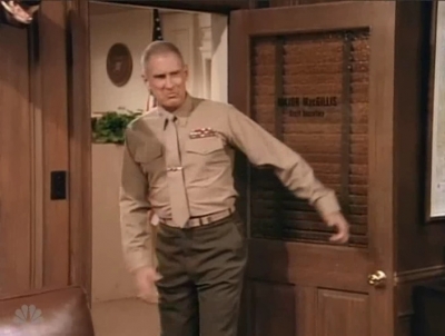 MAJOR_DAD_-_E2X14_A_BIRD_IN_THE_HAND_176.jpg