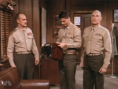 MAJOR_DAD_-_E2X14_A_BIRD_IN_THE_HAND_198.jpg