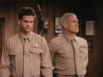 MAJOR_DAD_-_E2X14_A_BIRD_IN_THE_HAND_232.jpg