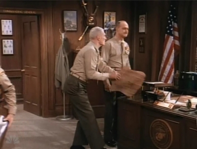 MAJOR_DAD_-_E2X14_A_BIRD_IN_THE_HAND_254.jpg
