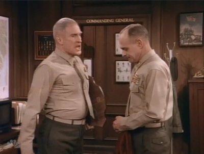 MAJOR_DAD_-_E2X14_A_BIRD_IN_THE_HAND_283.jpg