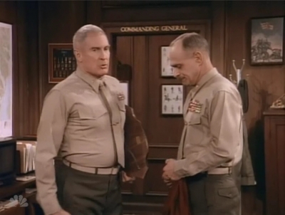 MAJOR_DAD_-_E2X14_A_BIRD_IN_THE_HAND_284.jpg