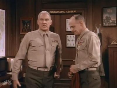 MAJOR_DAD_-_E2X14_A_BIRD_IN_THE_HAND_285.jpg