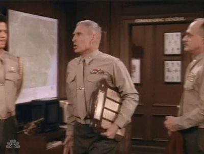 MAJOR_DAD_-_E2X14_A_BIRD_IN_THE_HAND_287.jpg