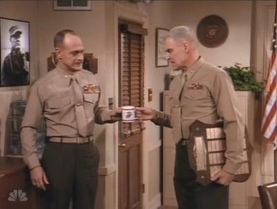 MAJOR_DAD_-_E2X14_A_BIRD_IN_THE_HAND_323.jpg