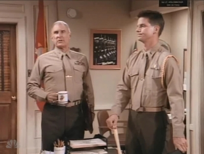MAJOR_DAD_-_E2X14_A_BIRD_IN_THE_HAND_338.jpg