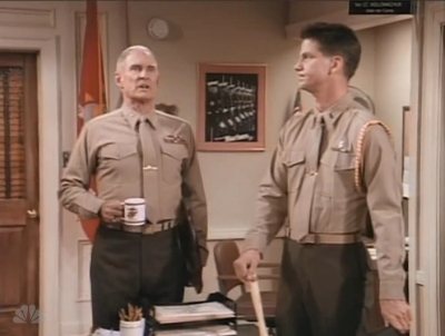 MAJOR_DAD_-_E2X14_A_BIRD_IN_THE_HAND_341.jpg