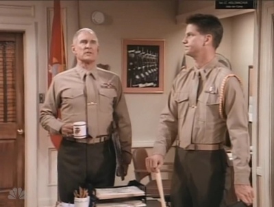 MAJOR_DAD_-_E2X14_A_BIRD_IN_THE_HAND_342.jpg