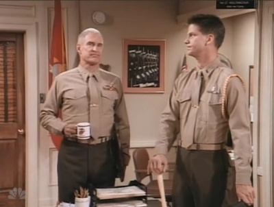 MAJOR_DAD_-_E2X14_A_BIRD_IN_THE_HAND_345.jpg