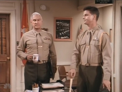 MAJOR_DAD_-_E2X14_A_BIRD_IN_THE_HAND_373.jpg