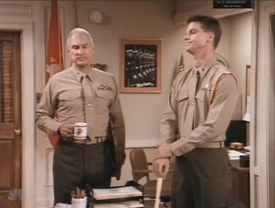 MAJOR_DAD_-_E2X14_A_BIRD_IN_THE_HAND_375.jpg