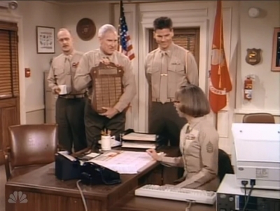 MAJOR_DAD_-_E2X14_A_BIRD_IN_THE_HAND_421.jpg