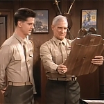 MAJOR_DAD_-_E2X14_A_BIRD_IN_THE_HAND_027.jpg