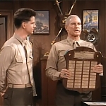 MAJOR_DAD_-_E2X14_A_BIRD_IN_THE_HAND_043.jpg