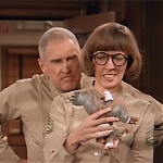 MAJOR_DAD_-_E2X14_A_BIRD_IN_THE_HAND_065.jpg
