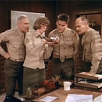 MAJOR_DAD_-_E2X14_A_BIRD_IN_THE_HAND_084.jpg