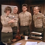 MAJOR_DAD_-_E2X14_A_BIRD_IN_THE_HAND_100.jpg