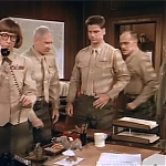 MAJOR_DAD_-_E2X14_A_BIRD_IN_THE_HAND_127.jpg