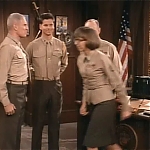 MAJOR_DAD_-_E2X14_A_BIRD_IN_THE_HAND_148.jpg