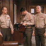 MAJOR_DAD_-_E2X14_A_BIRD_IN_THE_HAND_196.jpg