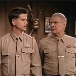 MAJOR_DAD_-_E2X14_A_BIRD_IN_THE_HAND_223.jpg