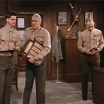 MAJOR_DAD_-_E2X14_A_BIRD_IN_THE_HAND_264.jpg