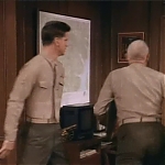 MAJOR_DAD_-_E2X14_A_BIRD_IN_THE_HAND_289.jpg