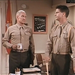 MAJOR_DAD_-_E2X14_A_BIRD_IN_THE_HAND_344.jpg