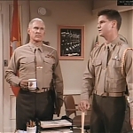 MAJOR_DAD_-_E2X14_A_BIRD_IN_THE_HAND_352.jpg