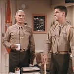 MAJOR_DAD_-_E2X14_A_BIRD_IN_THE_HAND_355.jpg