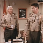 MAJOR_DAD_-_E2X14_A_BIRD_IN_THE_HAND_366.jpg