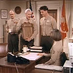 MAJOR_DAD_-_E2X14_A_BIRD_IN_THE_HAND_415.jpg