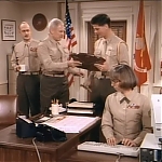 MAJOR_DAD_-_E2X14_A_BIRD_IN_THE_HAND_437.jpg