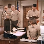 MAJOR_DAD_-_E2X14_A_BIRD_IN_THE_HAND_442.jpg