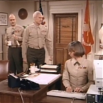 MAJOR_DAD_-_E2X14_A_BIRD_IN_THE_HAND_446.jpg
