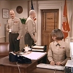 MAJOR_DAD_-_E2X14_A_BIRD_IN_THE_HAND_448.jpg