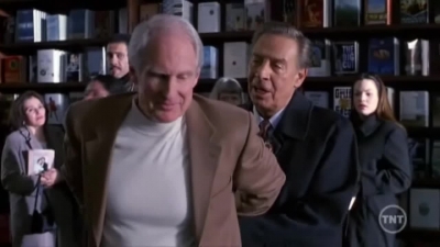 LAW_AND_ORDER_-_E10X19_SURRENDER_DOROTHY_300.jpg